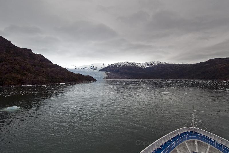 20071215 162237D200 3900x2600.jpg - Cruising Chilean Fjords and Glacier Eire